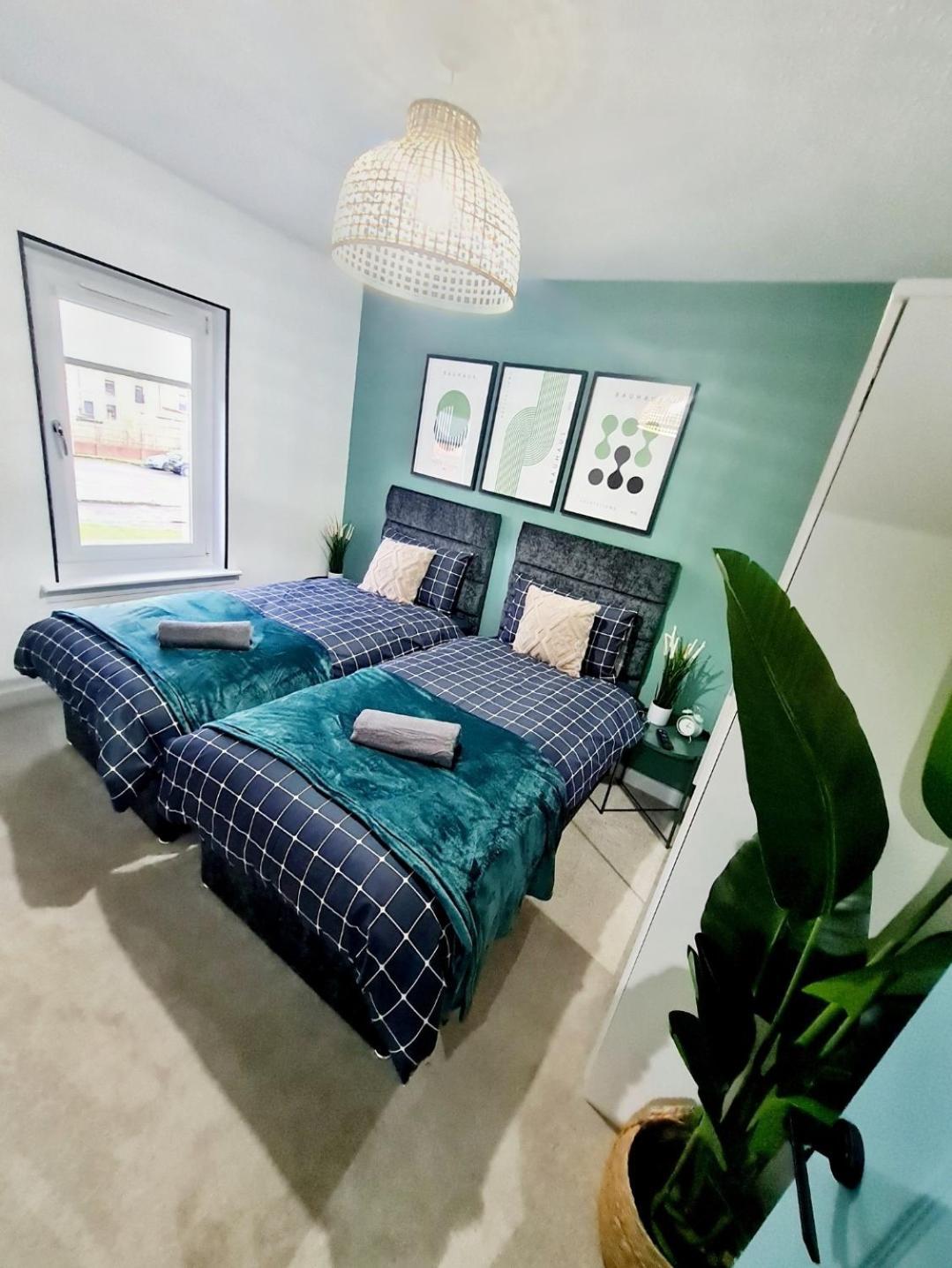 Bright 3Br Walking Distance To Town - Free Parking Apartment Glasgow Exterior photo